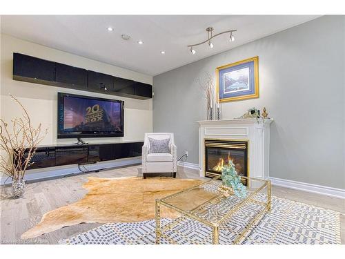 96 Glenmeadow Crescent, Stoney Creek, ON - Indoor Photo Showing Living Room With Fireplace