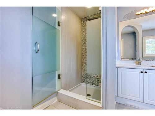 96 Glenmeadow Crescent, Stoney Creek, ON - Indoor Photo Showing Bathroom