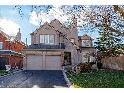 1225 Saddler Circle, Oakville, ON - Outdoor With Facade