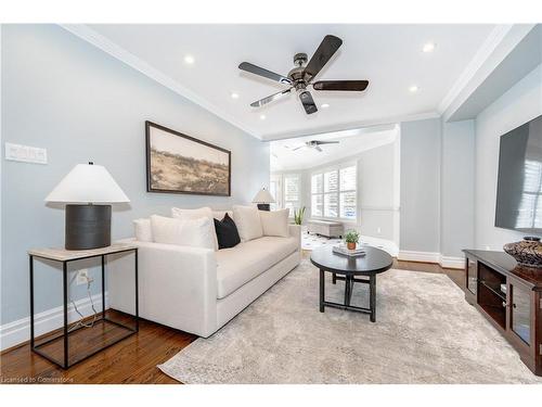 1225 Saddler Circle, Oakville, ON - Indoor Photo Showing Living Room