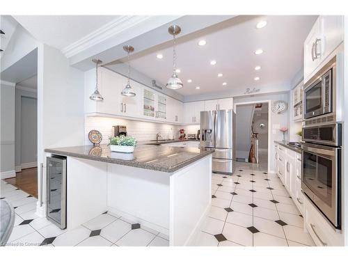 1225 Saddler Circle, Oakville, ON - Indoor Photo Showing Kitchen With Stainless Steel Kitchen With Upgraded Kitchen