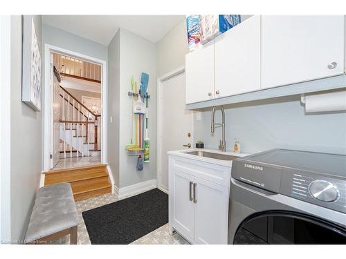 1225 Saddler Circle, Oakville, ON - Indoor Photo Showing Laundry Room