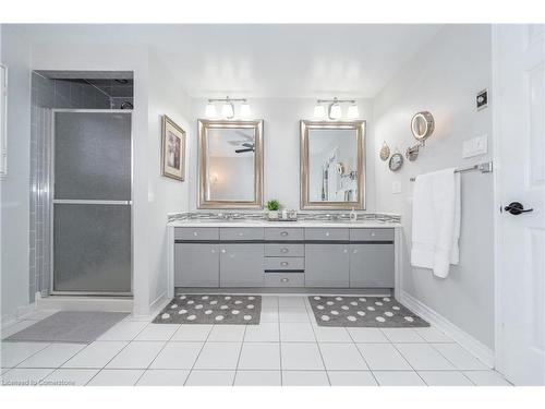 1225 Saddler Circle, Oakville, ON - Indoor Photo Showing Bathroom