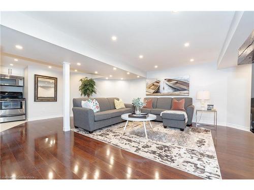 1225 Saddler Circle, Oakville, ON - Indoor Photo Showing Living Room