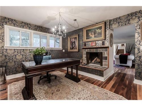 112 Hillcrest Avenue, Dundas, ON - Indoor With Fireplace