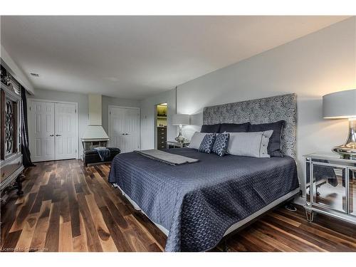 112 Hillcrest Avenue, Dundas, ON - Indoor Photo Showing Bedroom