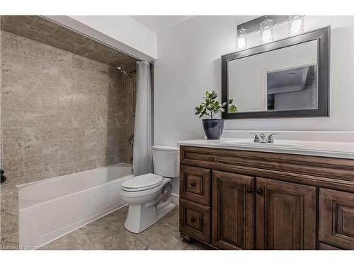 112 Hillcrest Avenue, Dundas, ON - Indoor Photo Showing Bathroom