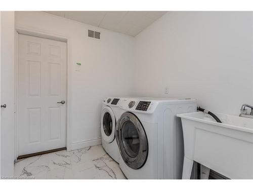 112 Hillcrest Avenue, Dundas, ON - Indoor Photo Showing Laundry Room