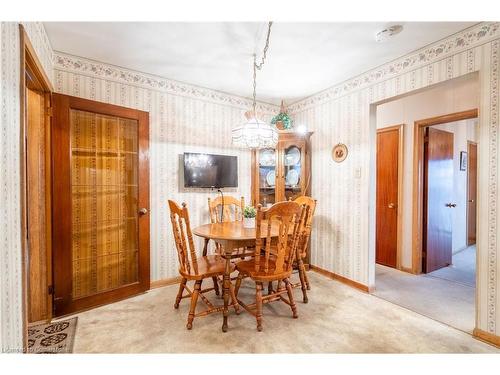 1053 Fennell Avenue E, Hamilton, ON - Indoor Photo Showing Dining Room