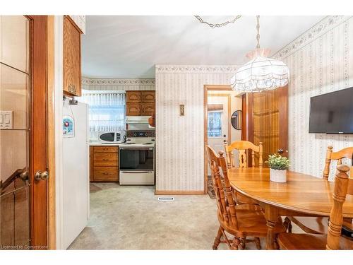 1053 Fennell Avenue E, Hamilton, ON - Indoor Photo Showing Dining Room