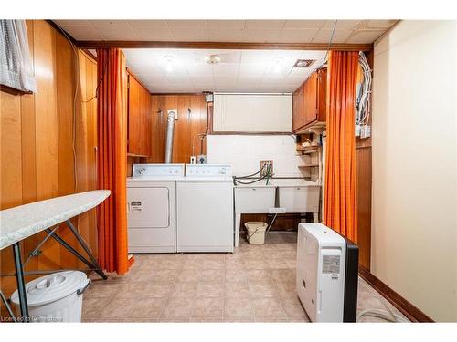 1053 Fennell Avenue E, Hamilton, ON - Indoor Photo Showing Laundry Room