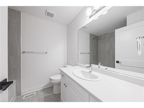 8-120 Court Drive, Paris, ON - Indoor Photo Showing Bathroom