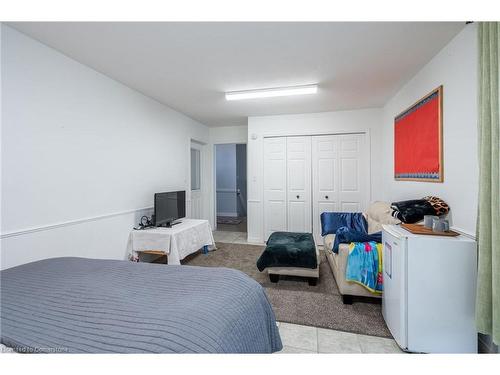 46 Kinross Street, Caledonia, ON - Indoor Photo Showing Bedroom