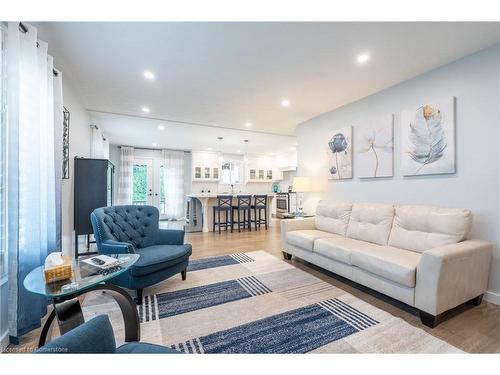 46 Kinross Street, Caledonia, ON - Indoor Photo Showing Living Room