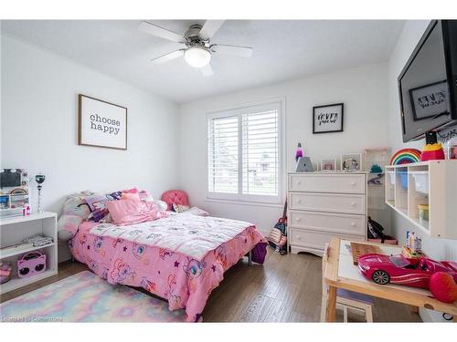 46 Kinross Street, Caledonia, ON - Indoor Photo Showing Bedroom