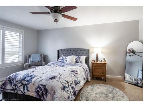 46 Kinross Street, Caledonia, ON - Indoor Photo Showing Bedroom