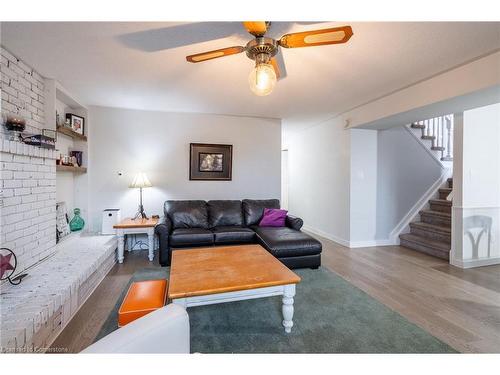 46 Kinross Street, Caledonia, ON - Indoor Photo Showing Living Room