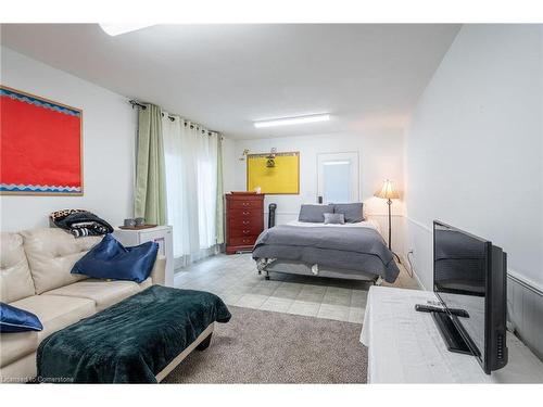 46 Kinross Street, Caledonia, ON - Indoor Photo Showing Bedroom