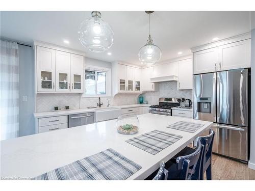 46 Kinross Street, Caledonia, ON - Indoor Photo Showing Kitchen With Upgraded Kitchen