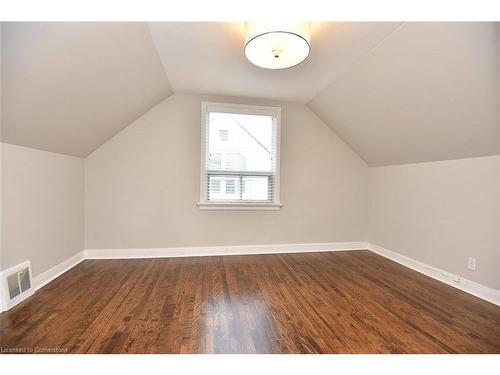 47 East 35Th Street, Hamilton, ON - Indoor Photo Showing Other Room