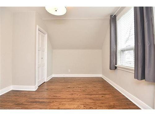 47 East 35Th Street, Hamilton, ON - Indoor Photo Showing Other Room