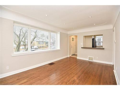 47 East 35Th Street, Hamilton, ON - Indoor Photo Showing Other Room