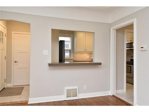 47 East 35Th Street, Hamilton, ON - Indoor Photo Showing Other Room