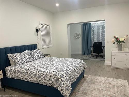 28 Burris Street, Hamilton, ON - Indoor Photo Showing Bedroom