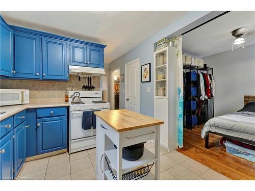 62 Houghton Avenue N, Hamilton, ON - Indoor Photo Showing Kitchen