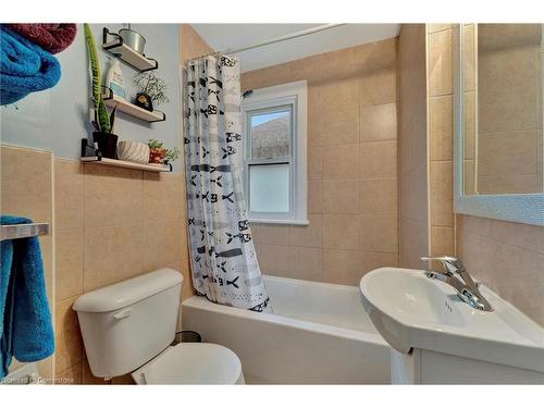 62 Houghton Avenue N, Hamilton, ON - Indoor Photo Showing Bathroom