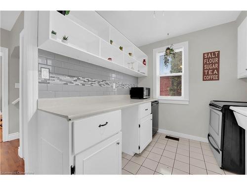 124 East 43Rd Street, Hamilton, ON - Indoor Photo Showing Kitchen