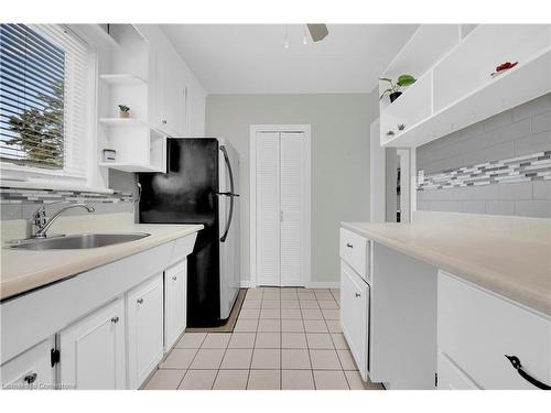 124 East 43Rd Street, Hamilton, ON - Indoor Photo Showing Kitchen