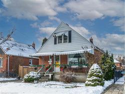 124 East 43rd Street  Hamilton, ON L8T 3B9