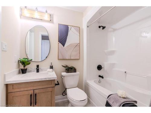 7 Bartlett Avenue, Grimsby, ON - Indoor Photo Showing Bathroom