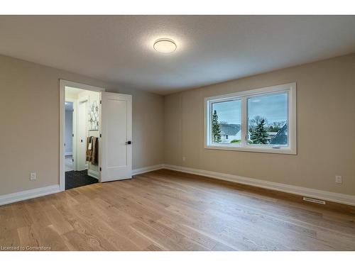 7 Bartlett Avenue, Grimsby, ON - Indoor Photo Showing Other Room