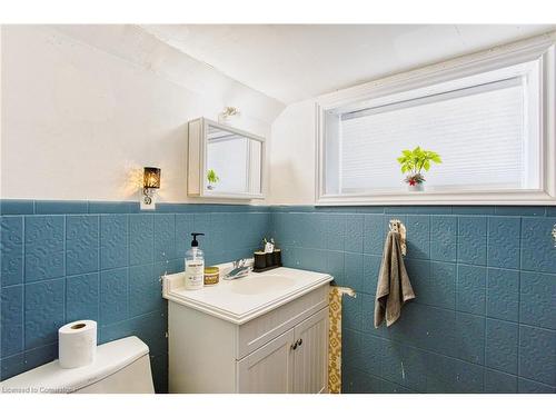 191 Margaret Avenue, Hamilton, ON - Indoor Photo Showing Bathroom