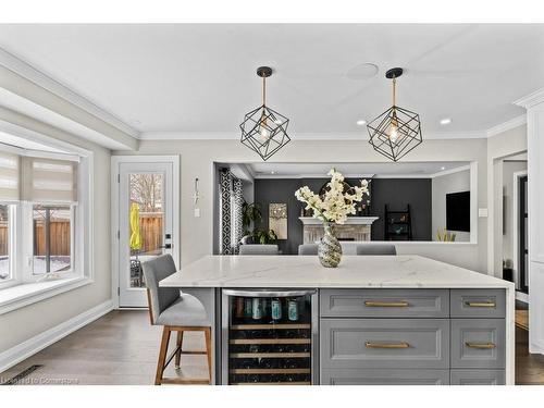 504 Mathewman Crescent, Burlington, ON - Indoor Photo Showing Dining Room