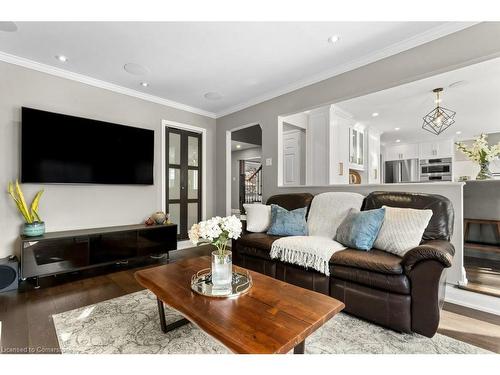 504 Mathewman Crescent, Burlington, ON - Indoor Photo Showing Living Room