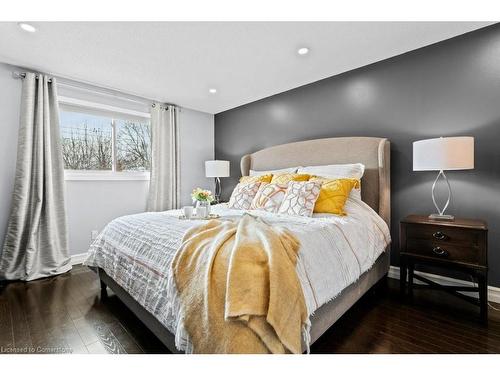 504 Mathewman Crescent, Burlington, ON - Indoor Photo Showing Bedroom