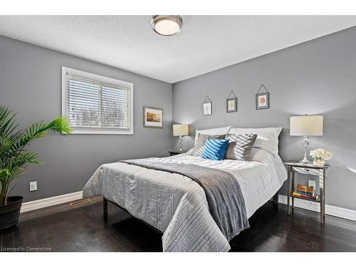 504 Mathewman Crescent, Burlington, ON - Indoor Photo Showing Bedroom