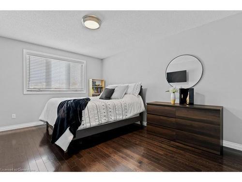 504 Mathewman Crescent, Burlington, ON - Indoor Photo Showing Bedroom