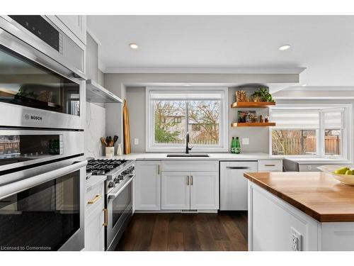 504 Mathewman Crescent, Burlington, ON - Indoor Photo Showing Kitchen