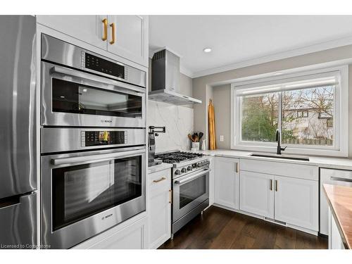 504 Mathewman Crescent, Burlington, ON - Indoor Photo Showing Kitchen