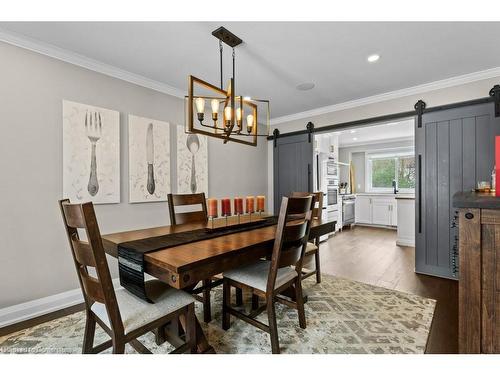 504 Mathewman Crescent, Burlington, ON - Indoor Photo Showing Dining Room