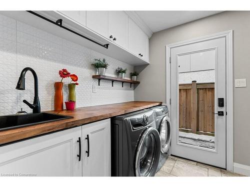 504 Mathewman Crescent, Burlington, ON - Indoor Photo Showing Laundry Room