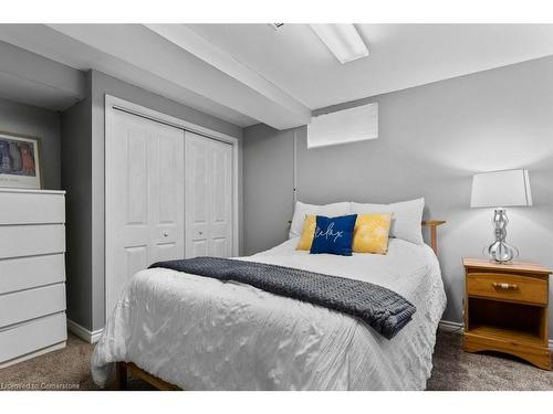 504 Mathewman Crescent, Burlington, ON - Indoor Photo Showing Bedroom