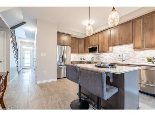 4012 Crown Street, Beamsville, ON - Indoor Photo Showing Kitchen With Upgraded Kitchen