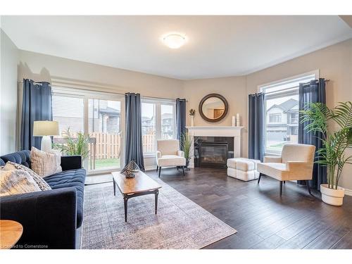 4012 Crown Street, Beamsville, ON - Indoor Photo Showing Living Room With Fireplace