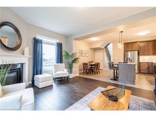 4012 Crown Street, Beamsville, ON - Indoor Photo Showing Living Room With Fireplace