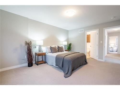 4012 Crown Street, Beamsville, ON - Indoor Photo Showing Bedroom